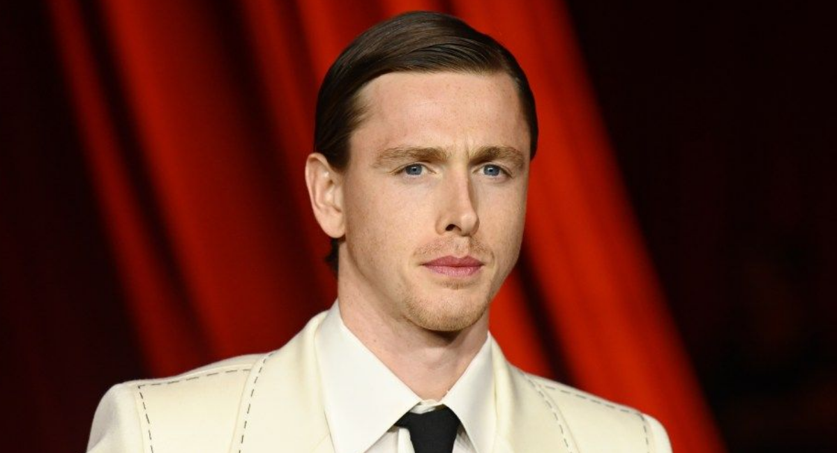 Harris Dickinson Biography